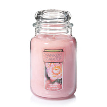 Load image into Gallery viewer, Fresh Roses- Candle Jar

