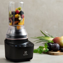 Load image into Gallery viewer, ELECTROLUX Explore 7 Compact Blender - 900W
