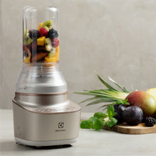 Load image into Gallery viewer, ELECTROLUX Explore 7 Compact Blender - 900W
