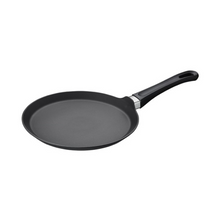 Load image into Gallery viewer, Classic Omelette / Crepe Pan 26cm
